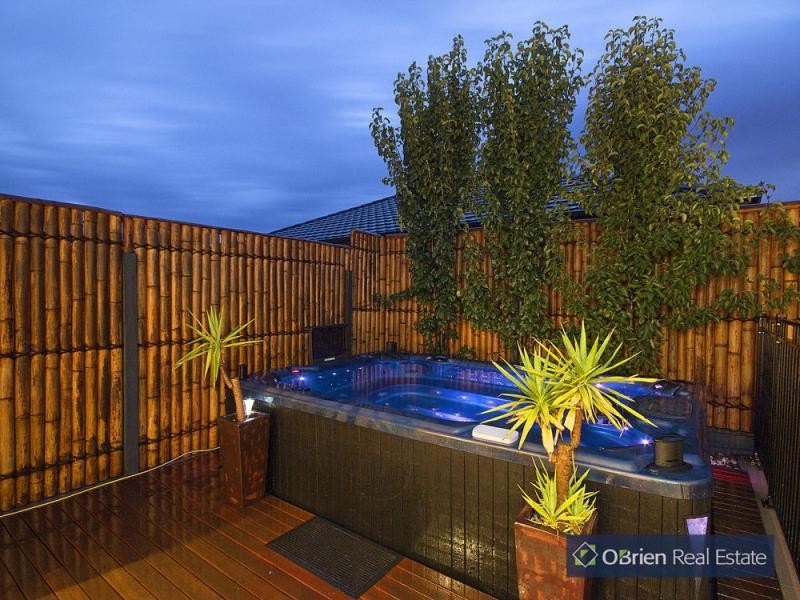 68 Arena Parade, Officer VIC 3809