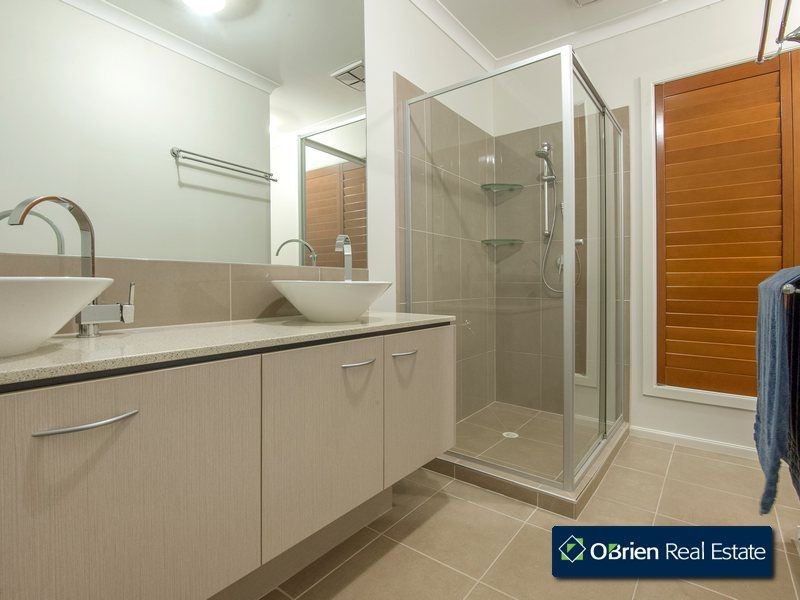 28 Charlock Drive, Cranbourne North VIC 3977