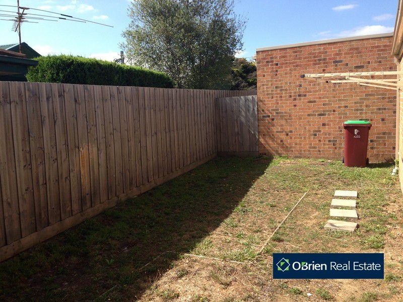 2/6-8 Murray Court, Cranbourne VIC 3977