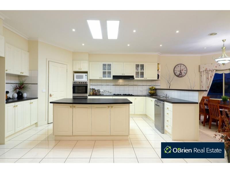75 Berwick Springs Promenade, Narre Warren South VIC 3805