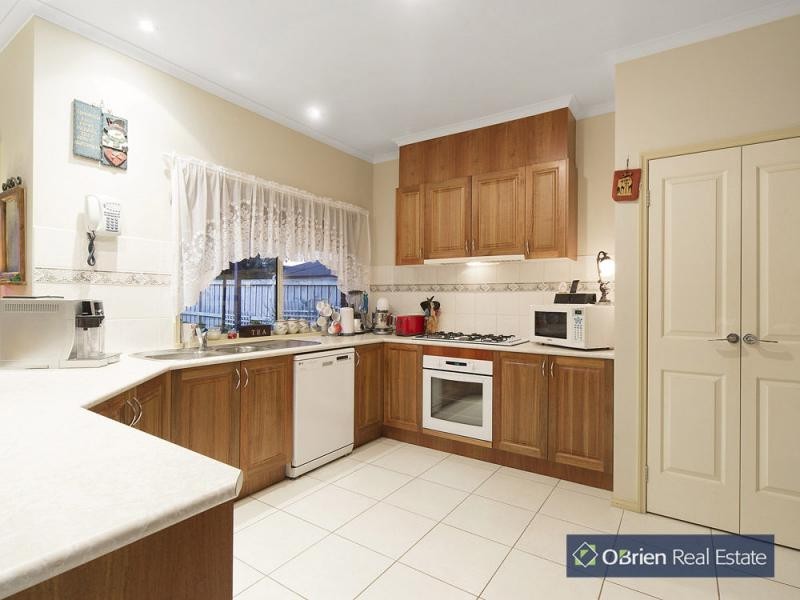 34 Champagne Grove, Narre Warren South VIC 3805