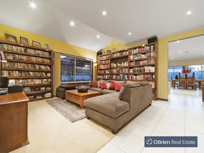 34 Champagne Grove, Narre Warren South VIC 3805