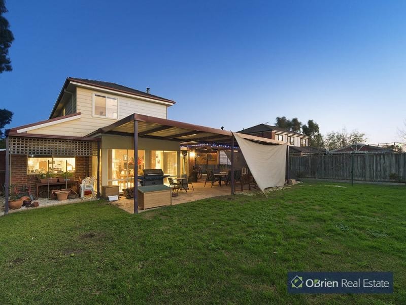 34 Champagne Grove, Narre Warren South VIC 3805