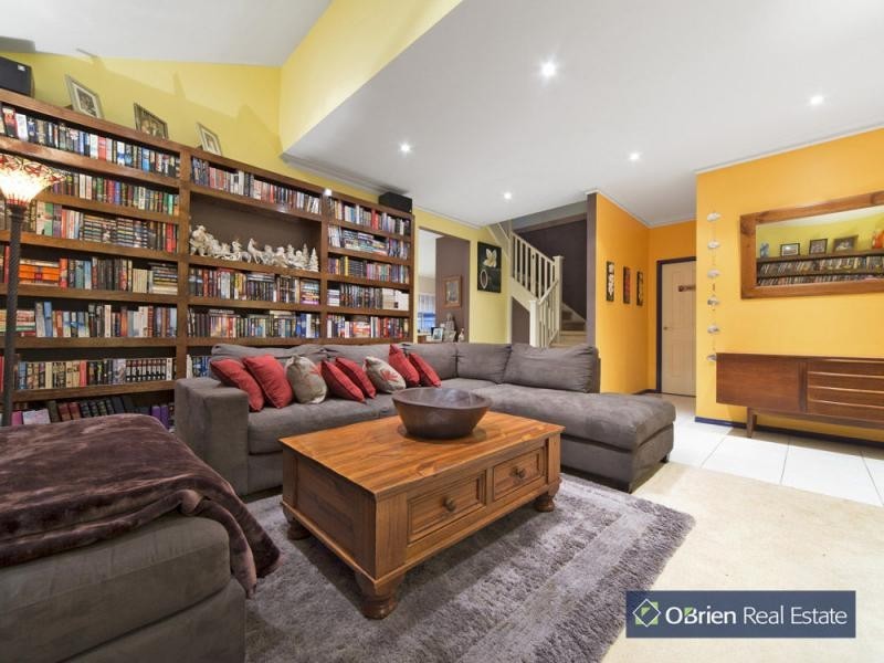 34 Champagne Grove, Narre Warren South VIC 3805