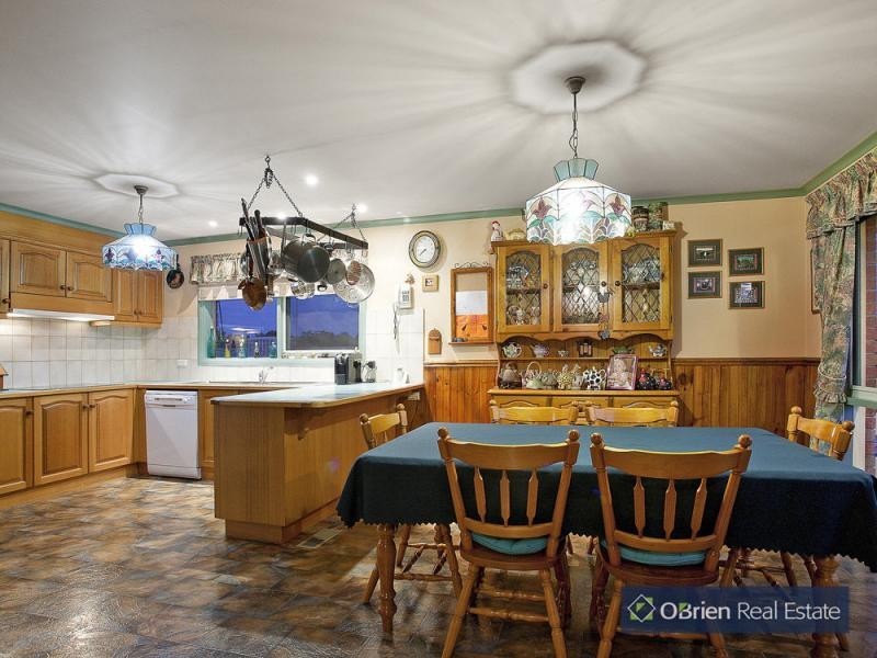 17 Cunningham Drive, Endeavour Hills VIC 3802