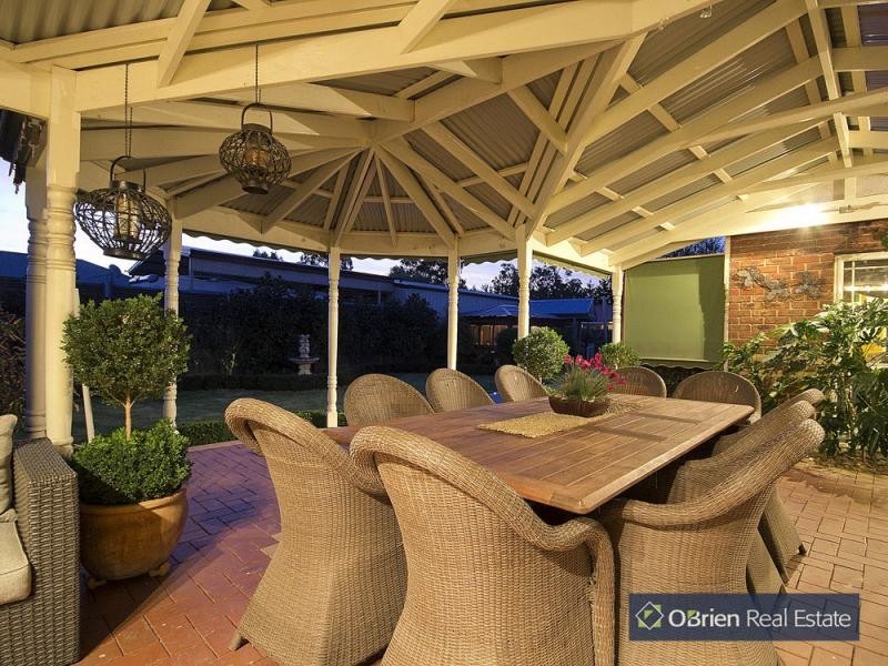 29 Southern Boulevard, Narre Warren South VIC 3805