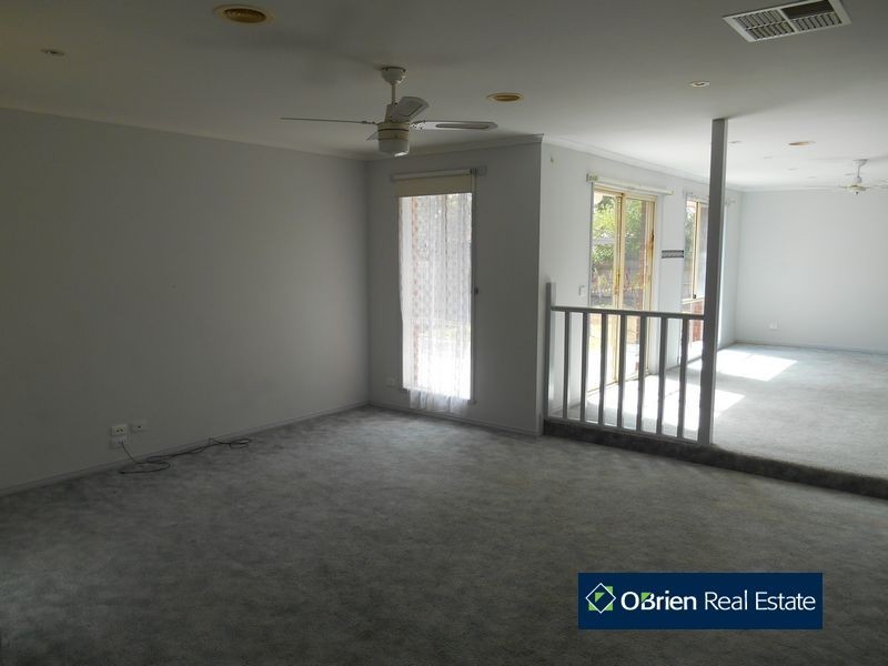 10 Arnica Close, Hampton Park VIC 3976