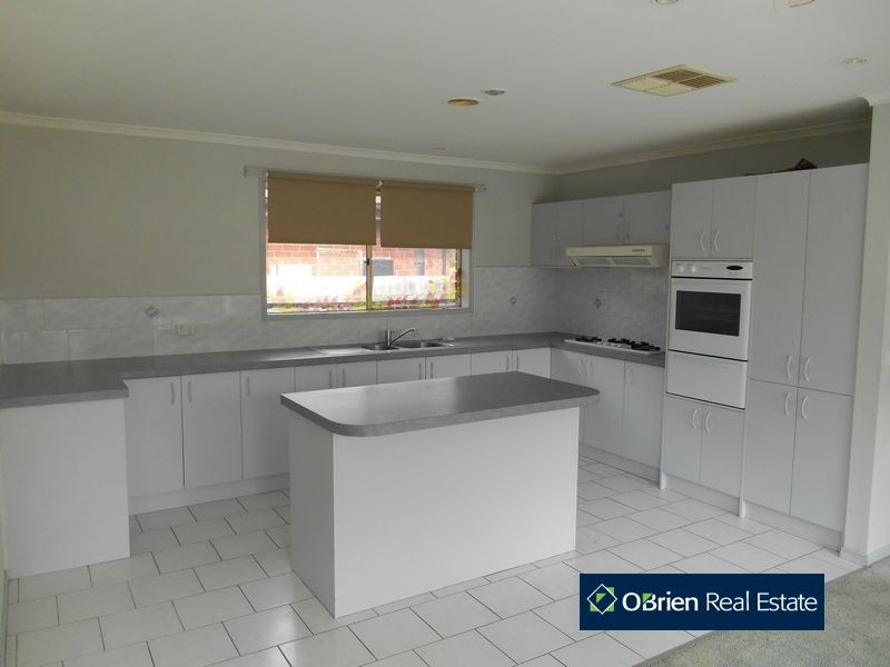 10 Arnica Close, Hampton Park VIC 3976