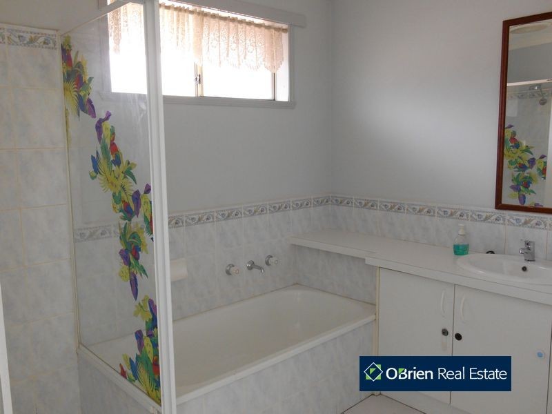 10 Arnica Close, Hampton Park VIC 3976