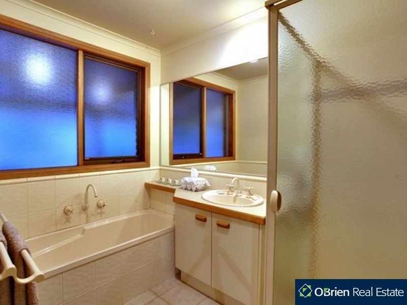 13 Majestic Drive, Emerald VIC 3782