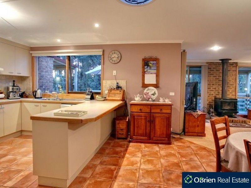 13 Majestic Drive, Emerald VIC 3782