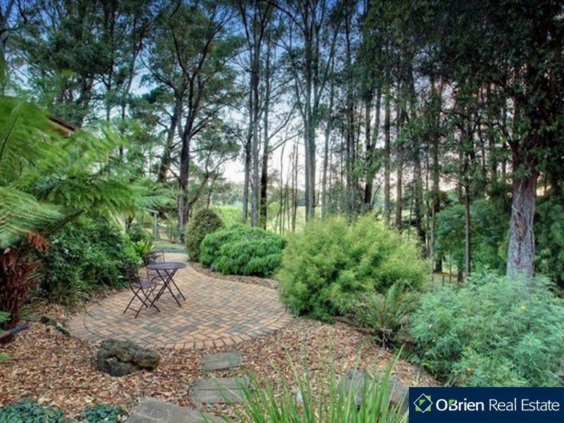 13 Majestic Drive, Emerald VIC 3782