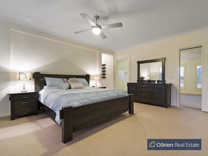 32 Market Lane, Narre Warren South VIC 3805