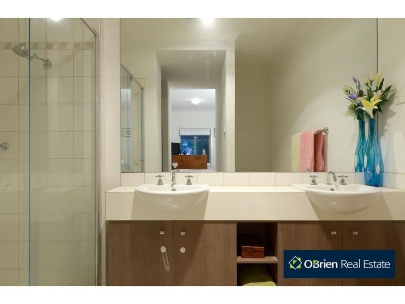 38 Phoenix Avenue, Cranbourne VIC 3977