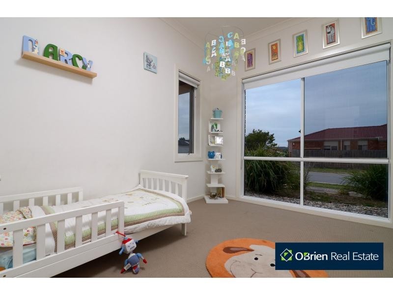 38 Phoenix Avenue, Cranbourne VIC 3977