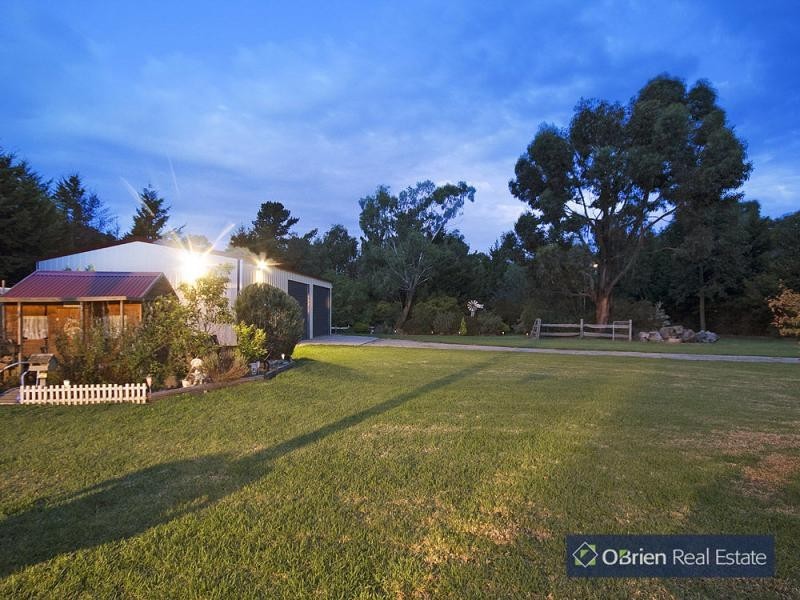 70 Earlston Circuit, Cranbourne VIC 3977