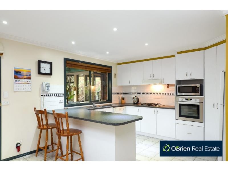 8 Constance Court, Narre Warren VIC 3805