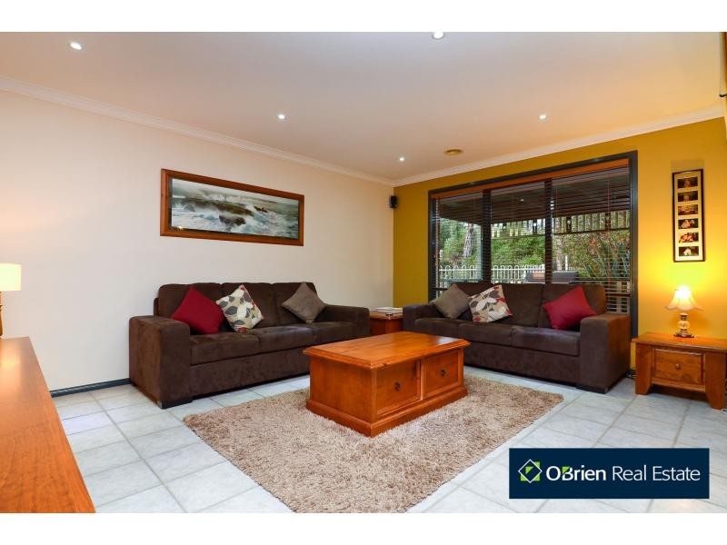 8 Constance Court, Narre Warren VIC 3805