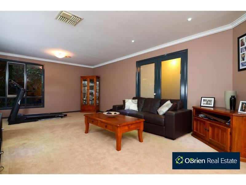 8 Constance Court, Narre Warren VIC 3805