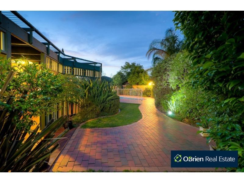 8 Constance Court, Narre Warren VIC 3805