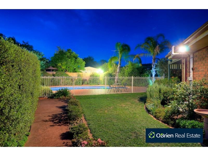 8 Constance Court, Narre Warren VIC 3805
