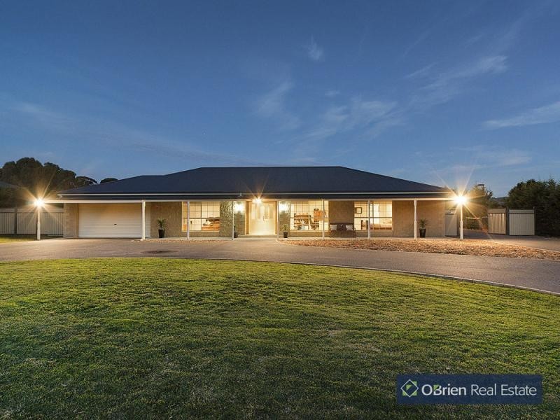 16 Market Lane, Narre Warren South VIC 3805
