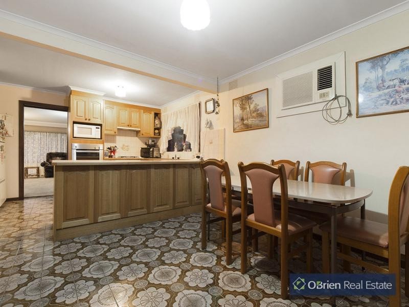 4 Ketnor Street, Cranbourne VIC 3977