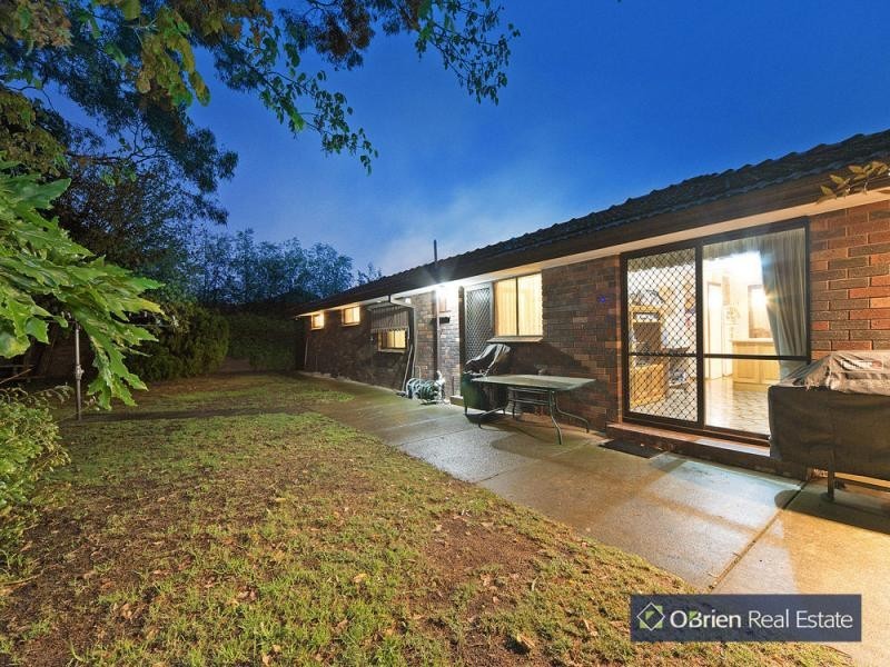 4 Ketnor Street, Cranbourne VIC 3977