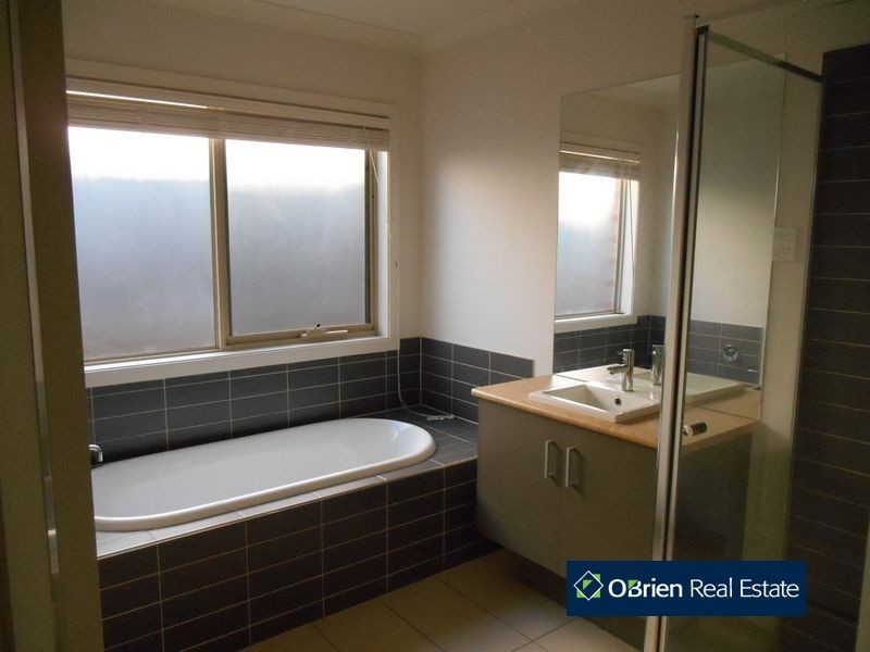 5 Castellena Court, Narre Warren South VIC 3805