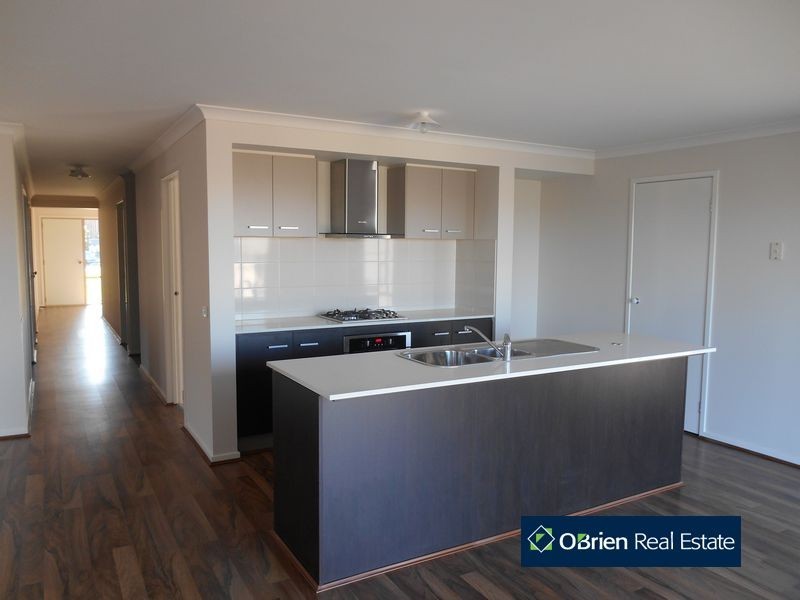 10 Quirk Road, Pakenham VIC 3810