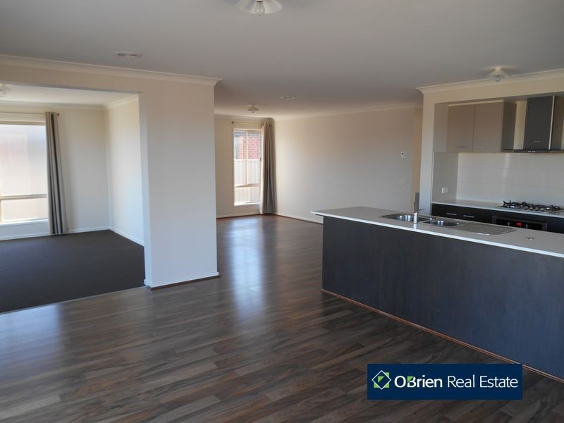 10 Quirk Road, Pakenham VIC 3810