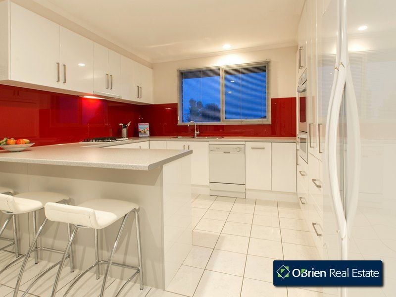 19 Lodge Crescent, Berwick VIC 3806