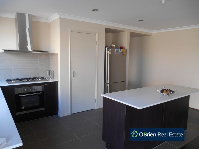 10 Bermerale Court, Berwick VIC 3806