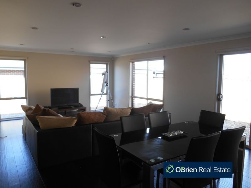 10 Bermerale Court, Berwick VIC 3806