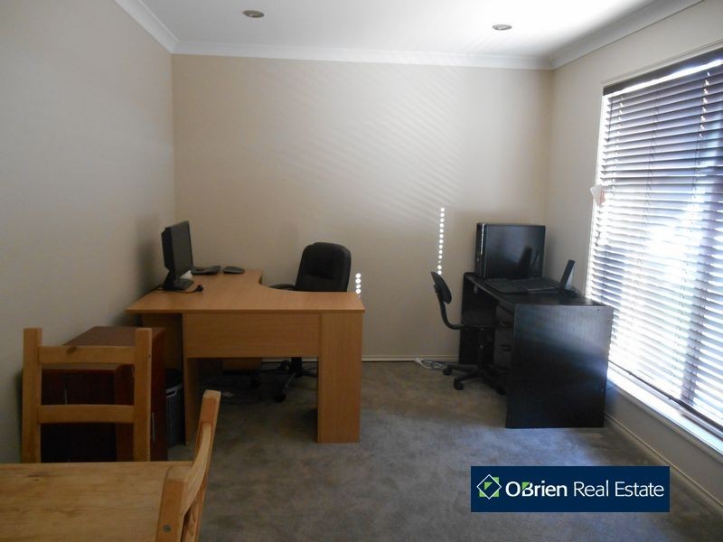 10 Bermerale Court, Berwick VIC 3806