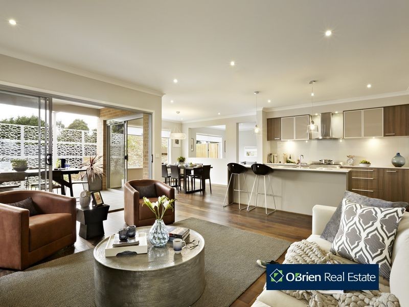 16 Percheron Way, Clyde North VIC 3978