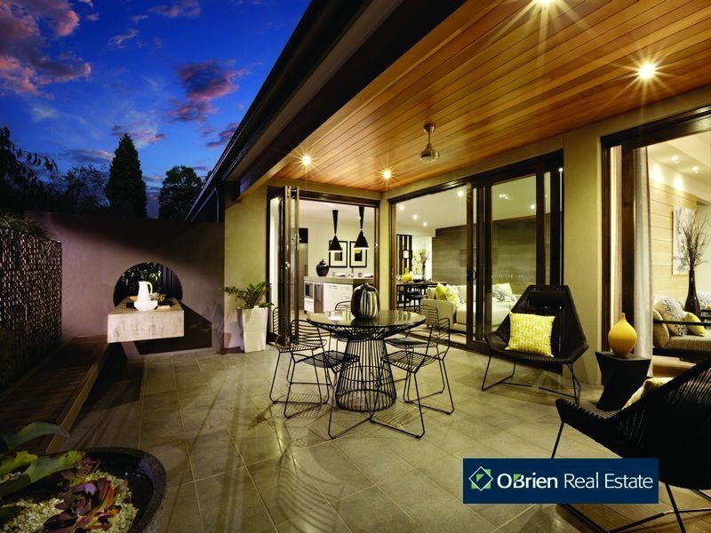 16 Forest Drive, Clyde North VIC 3978