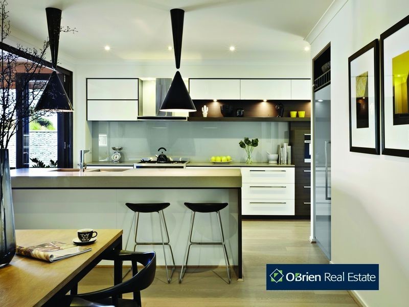 16 Forest Drive, Clyde North VIC 3978