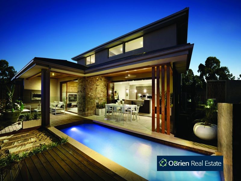 18 Percheron Way, Clyde North VIC 3978