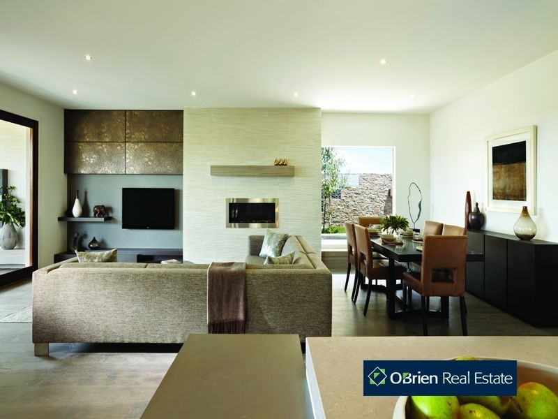 18 Percheron Way, Clyde North VIC 3978