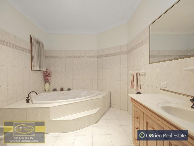 49-51 Fontaine Terrace, Narre Warren North VIC 3804