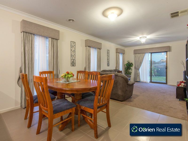 53 Abrus Circuit, Cranbourne North VIC 3977