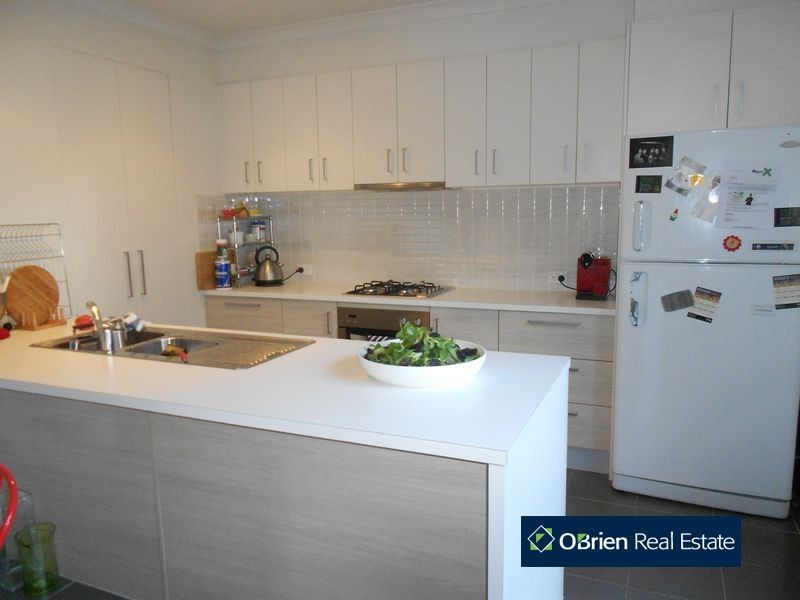 18 Manna Row, Officer VIC 3809