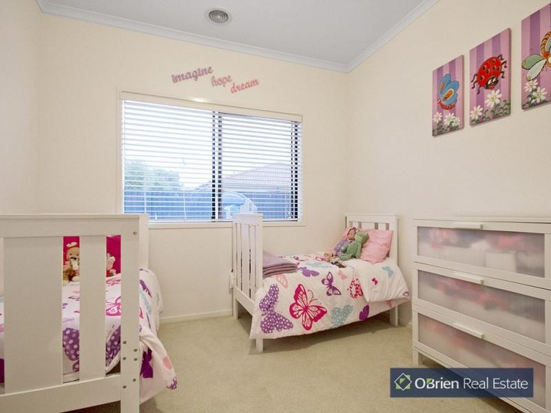 5 Candlebark Court, Pakenham VIC 3810