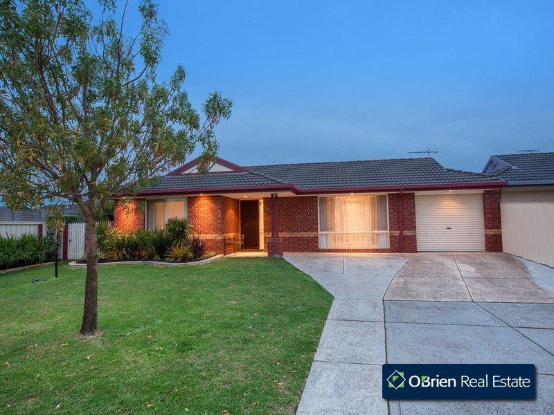 4 Chesterfield Drive, Narre Warren South VIC 3805