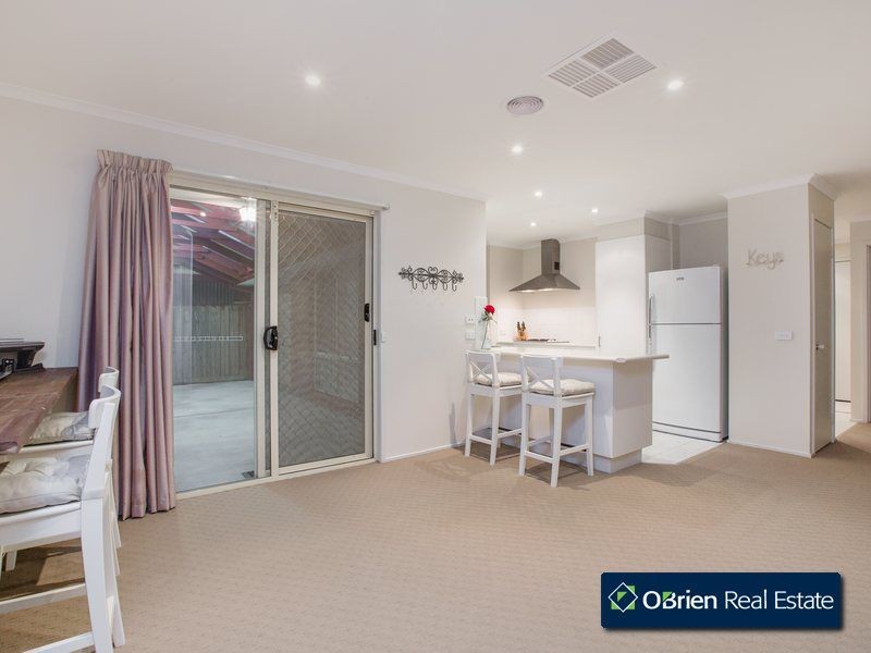4 Chesterfield Drive, Narre Warren South VIC 3805