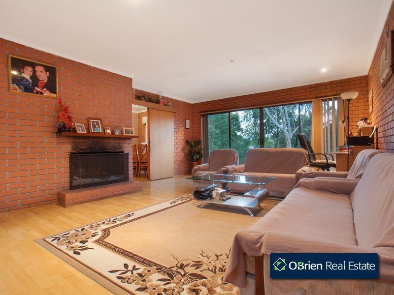 10 Mayfield Road, Cranbourne East VIC 3977