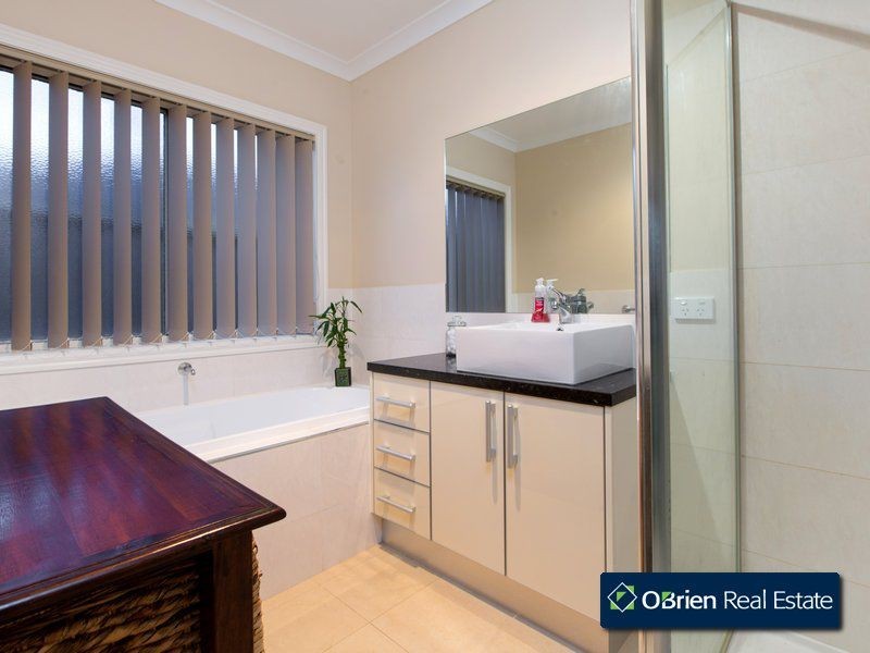 12 Gladys Court, Berwick VIC 3806