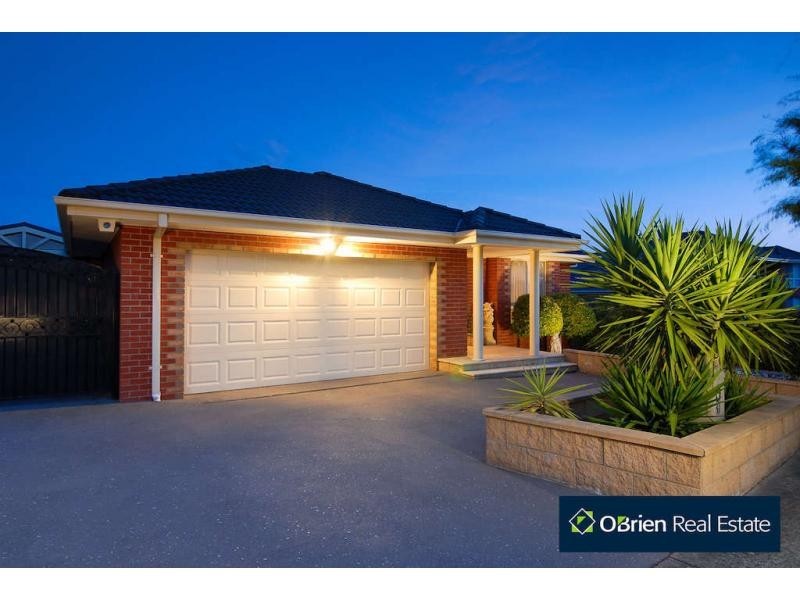 33 Caversham Terrace, Lynbrook VIC 3975
