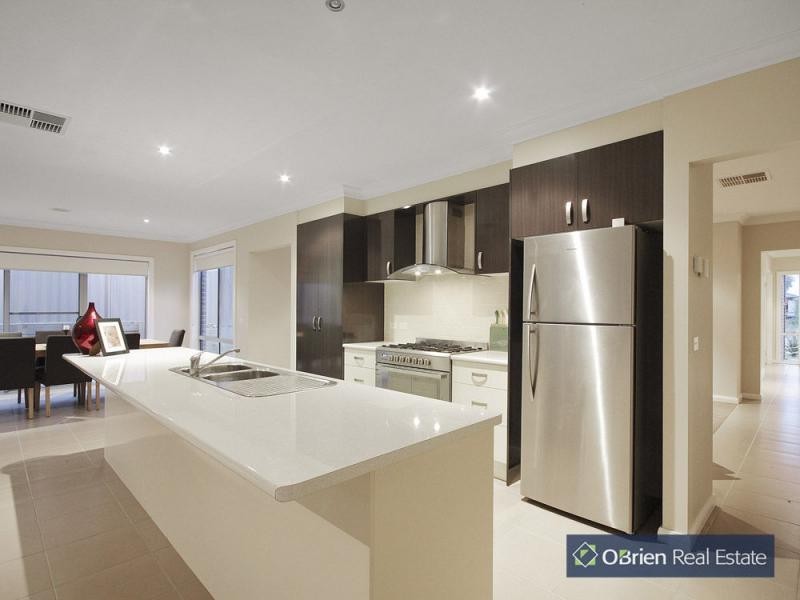 50 Harrison Way, Pakenham VIC 3810